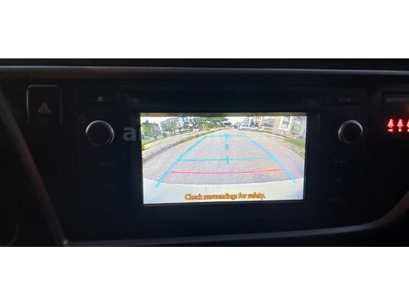 Galeriden Toyota Auris 1.4 D-4D Advance Skypack 2013 Model Afyonkarahisar