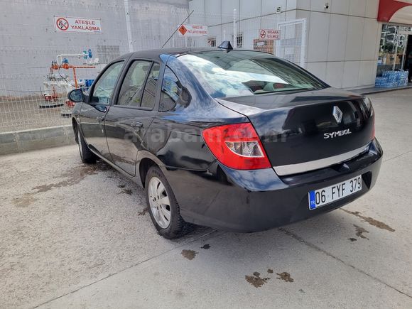 Akademisyenden Değişensiz 2011- 85'lik  Symbol 1.5 dCi Expression 