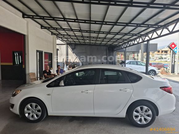 %20 PEŞİNAT- 12 AY SIFIR FAIZ Opel Astra 1.4 T Edition Plus 2018 Model Bolu 108.898 km Beyaz