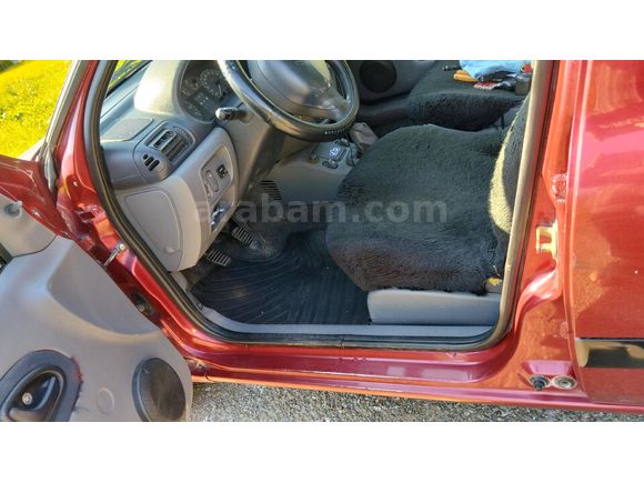 Sahibinden Renault Clio 1.4 RNA 2000 Model