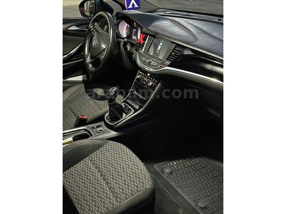 Sahibinden Opel Astra 1.6 CDTI Dynamic 2015 Model tüm ağır bakımları yapıldı faturalı yag deişimi yeni yapıldı araç en fulu boş paketlerle kıyaslamayı