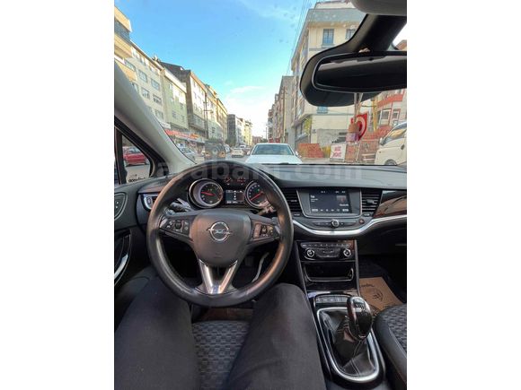 Sahibinden Opel Astra 1.6 CDTI Dynamic 2015 Model tüm ağır bakımları yapıldı faturalı yag deişimi yeni yapıldı araç en fulu boş paketlerle kıyaslamayı