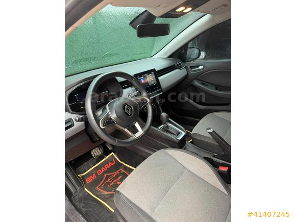 ATEŞ KIRMIZISI FUL AKSESUARLI CLIO