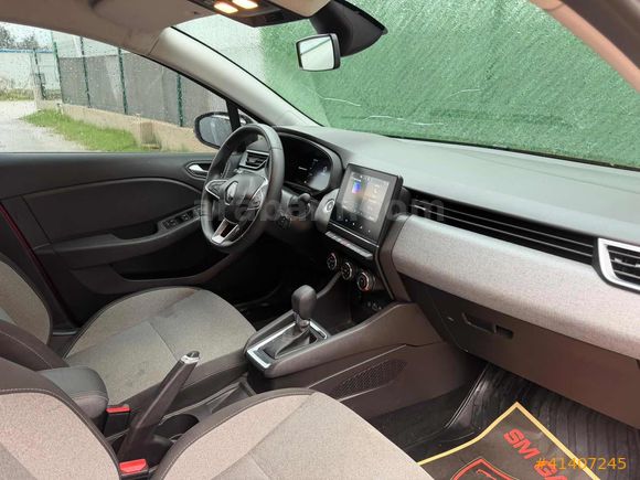 ATEŞ KIRMIZISI FUL AKSESUARLI CLIO