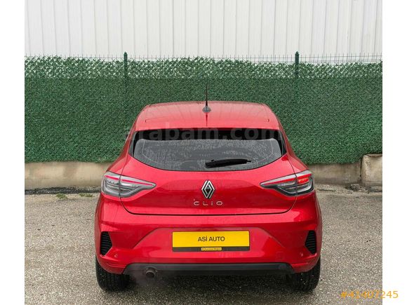 ATEŞ KIRMIZISI FUL AKSESUARLI CLIO