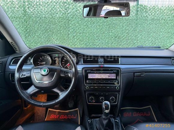 SKODA SÜPER B SİYAH MANUEL BAKIMLI
