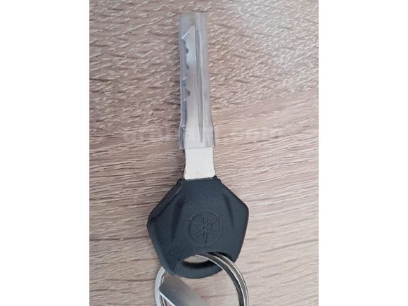 BAYİDEN ÇIKTIĞI GİBİ TERTEMİZ MAT SİYAH R25
