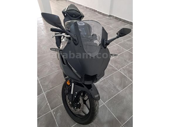 BAYİDEN ÇIKTIĞI GİBİ TERTEMİZ MAT SİYAH R25