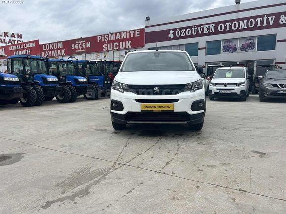 ÖZGÜVEN OTOMOTİV'DEN 122.000KM HATASIZ CAM TAVN EAT8 OTAMATİK