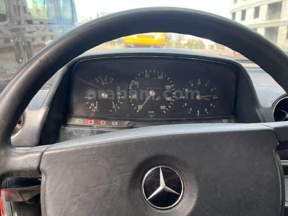 Galeriden Mercedes - Benz E 200 1977 Model Afyonkarahisar
