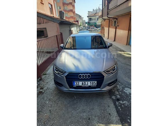 Sahibinden Audi A3 Sedan 1.5 TFSI Design Line 2018 Model  112.600 km Gri (metalik)