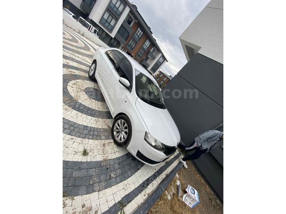 Sahibinden Skoda Rapid 1.2 Ambition 2014 Model  170.000 km Beyaz