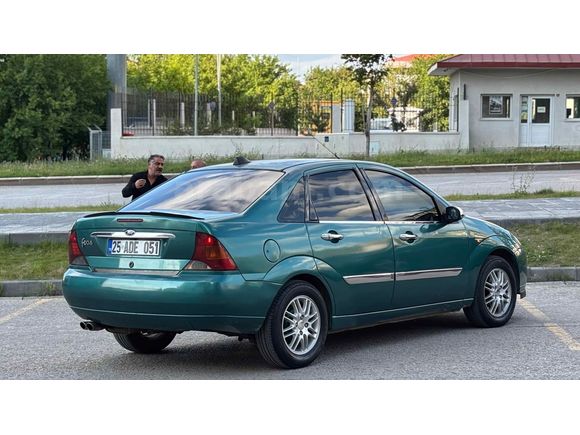 Sahibinden Ford Focus 1.6 Ghia 2000 Model 