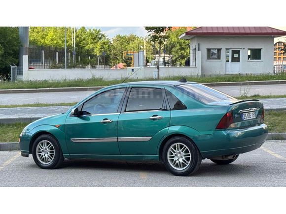 Sahibinden Ford Focus 1.6 Ghia 2000 Model 