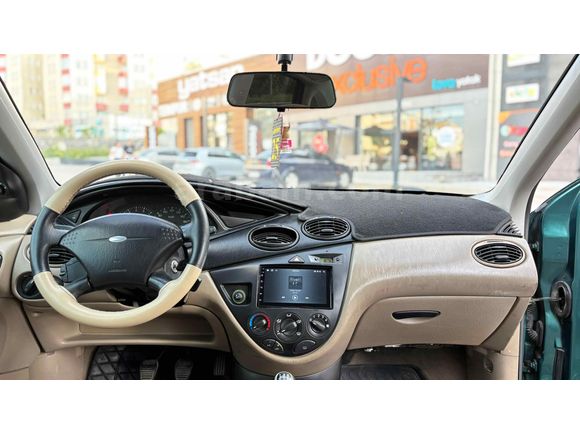 Sahibinden Ford Focus 1.6 Ghia 2000 Model 