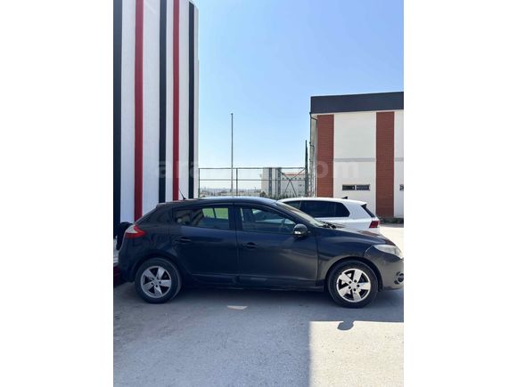 Sahibinden Renault Megane 1.6 Expression 2011 Model 