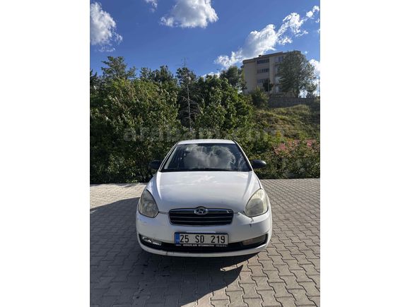 Sahibinden Hyundai Accent Era 1.4 Mode 2012 Model  205.000 km Beyaz
