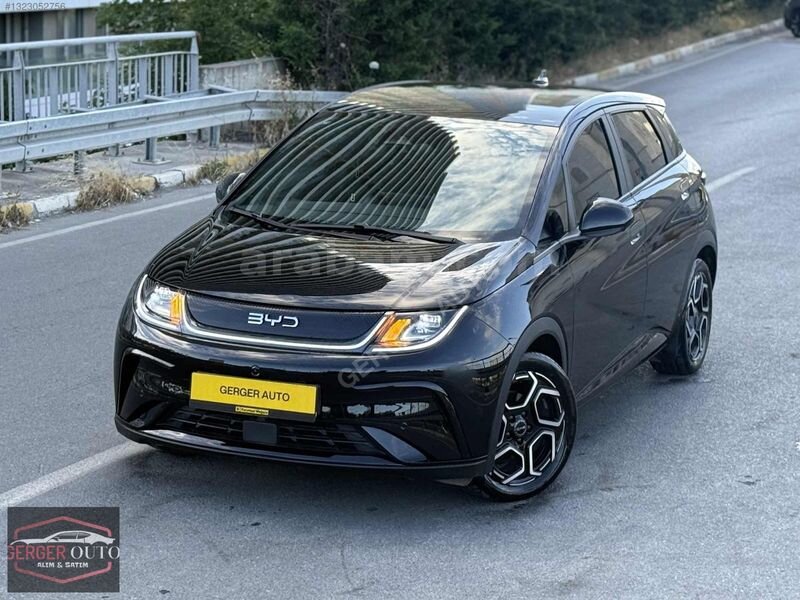 Galeriden BYD Dolphin Design 2025 Model İstanbul 12.000 km Siyah
