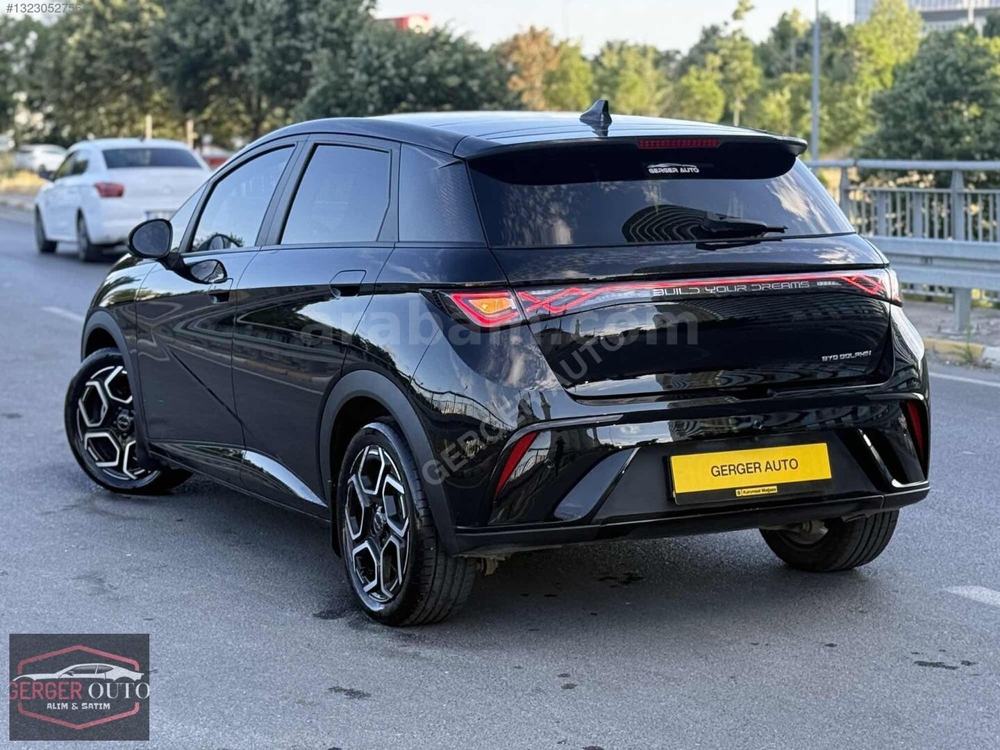 Galeriden BYD Dolphin Design 2025 Model İstanbul 12.000 km Siyah 3