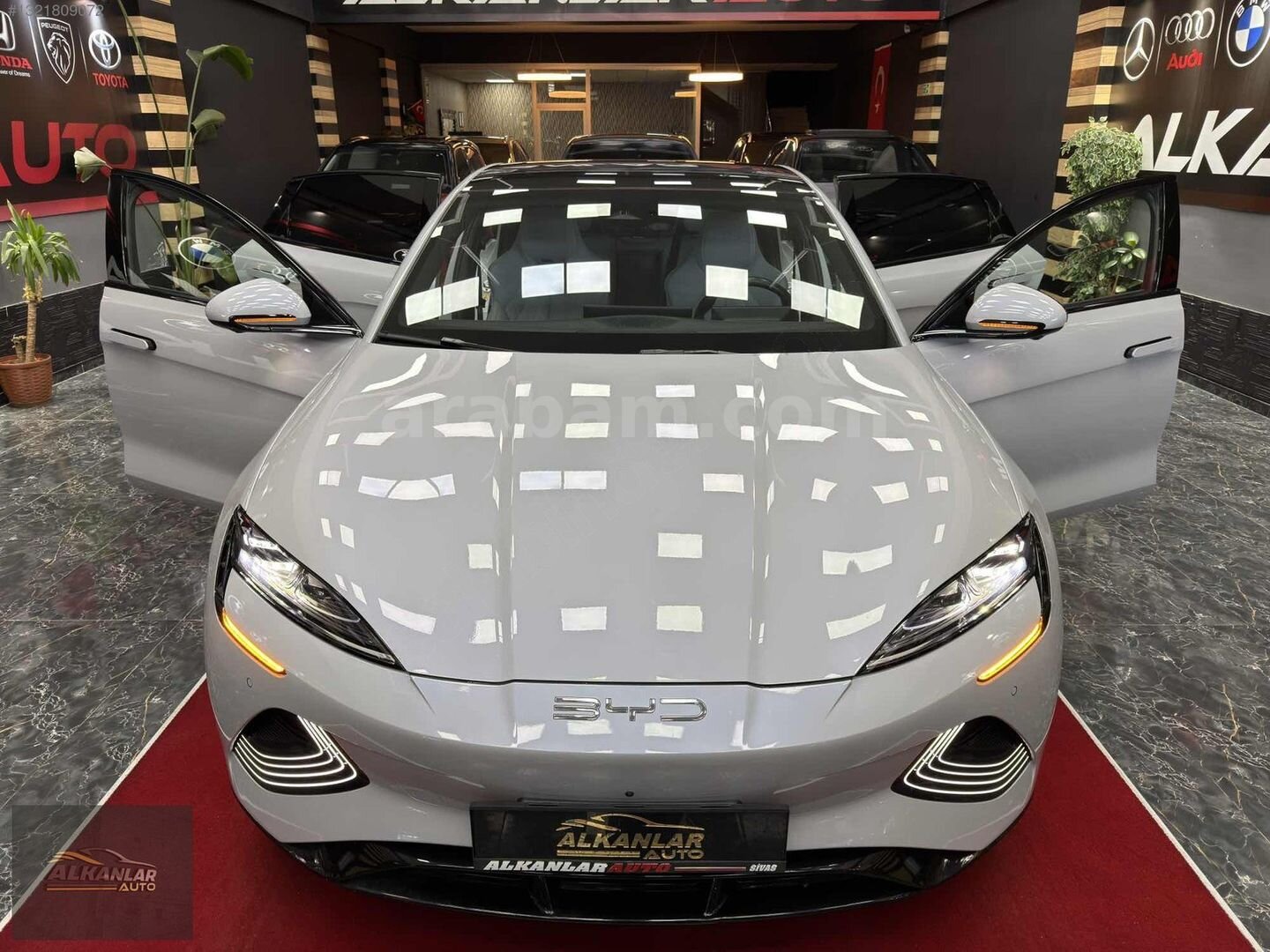 Galeriden BYD Seal Design 2025 Model Sivas 15.000 km Gri 3