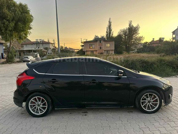 Sahibinden Ford Focus 1.6 Collection 2011 Model  270.000 km Siyah