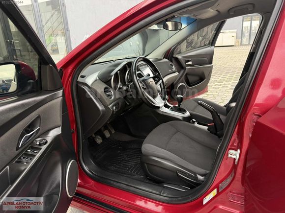 ARS OTOMOTİV DEN 2012 MODEL HATASIZ BOYASIZ CRUZE