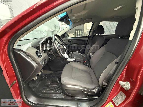 ARS OTOMOTİV DEN 2012 MODEL HATASIZ BOYASIZ CRUZE