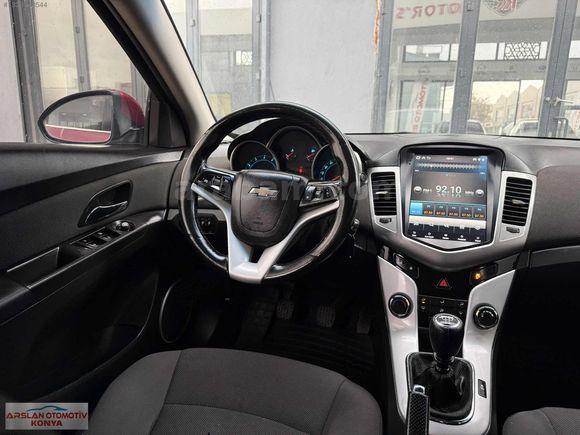 ARS OTOMOTİV DEN 2012 MODEL HATASIZ BOYASIZ CRUZE