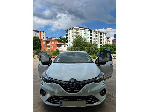 Renault Clio 1.3 TCe Touch 2020 Model
BOYASIZ, DEĞIŞENSİZ VE TRAMMERSİZ 
