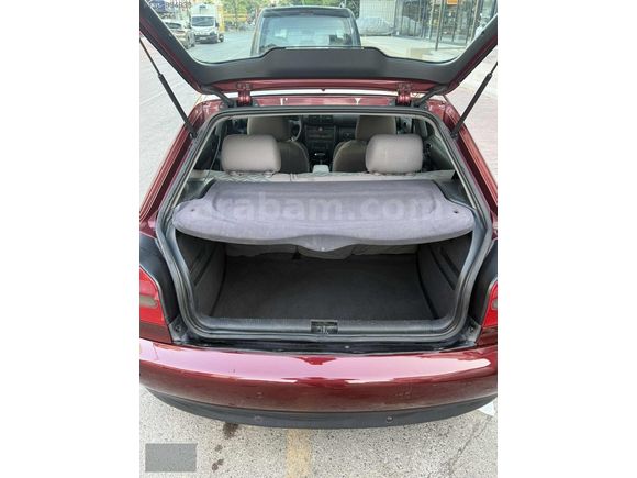 AUDİ A3 1.6 OTOMATİK VİTES TEMİZ AİLE ARACI