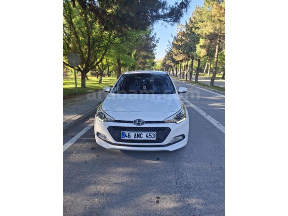 Sahibinden Hyundai i20 1.2 MPI Style 2014 Model