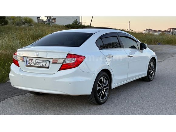 Sahibinden Honda Civic 1.6i VTEC Eco Elegance 2014 Model 