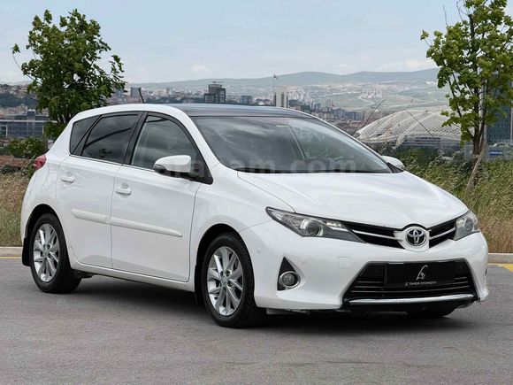Galeriden Toyota Auris 1.4 D-4D Premium 2014 Model Ankara