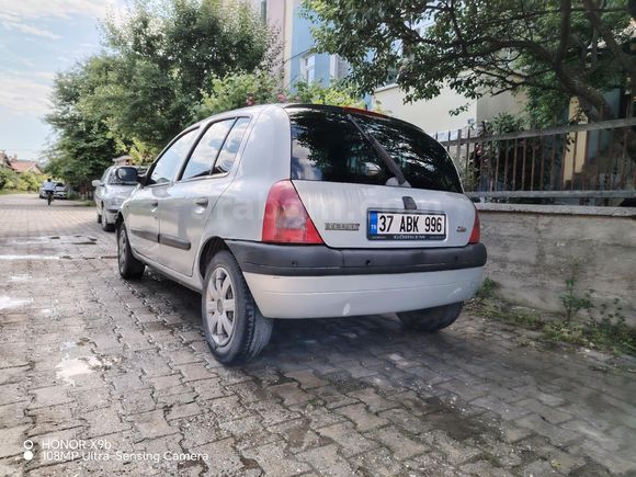 Sahibinden Renault Clio 1.4 RTA 2002 Model Aydın