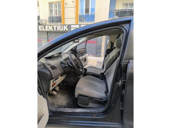 Sahibinden Cam tavanlı, boyasız  Citroen C4 1.6 HDi SX 2006 Model (Experli)