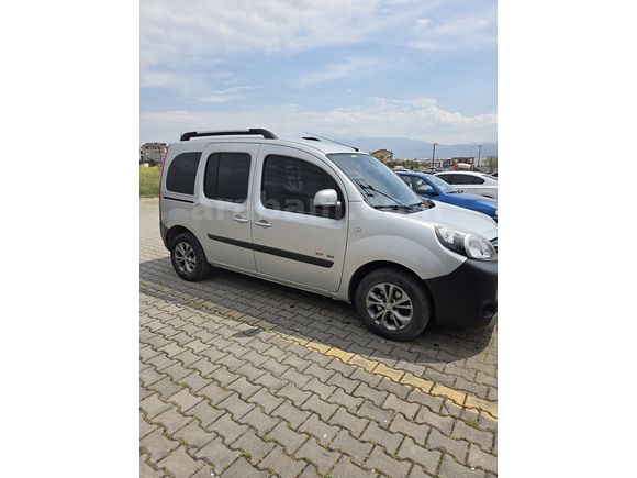 İLK SAHİBİNDEN HATASIZ BOYASIZ KANGOO 