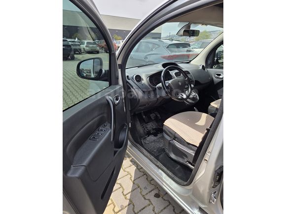 İLK SAHİBİNDEN HATASIZ BOYASIZ KANGOO 