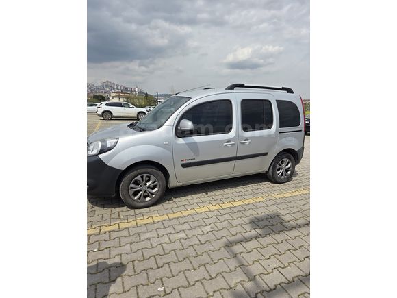 İLK SAHİBİNDEN HATASIZ BOYASIZ KANGOO 