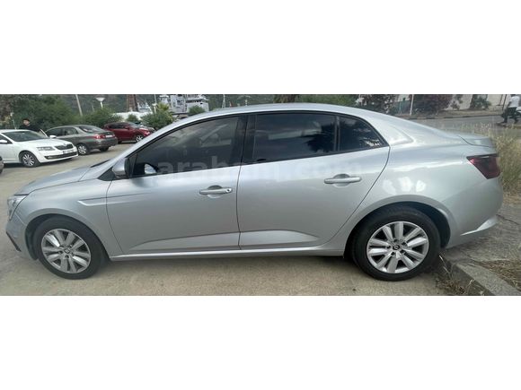 Sahibinden Renault Megane 1.3 TCe Touch 2025 Model 