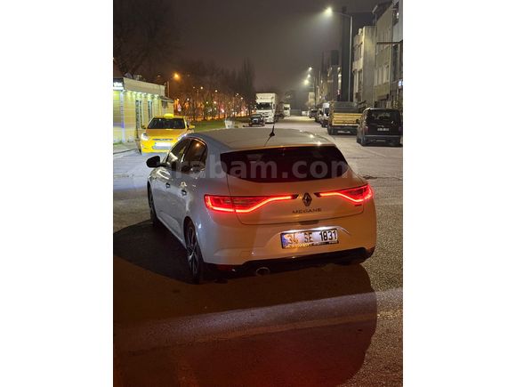 Sahibinden Renault Megane 1.5 dCi Icon 2016 Model  157.000 km Beyaz