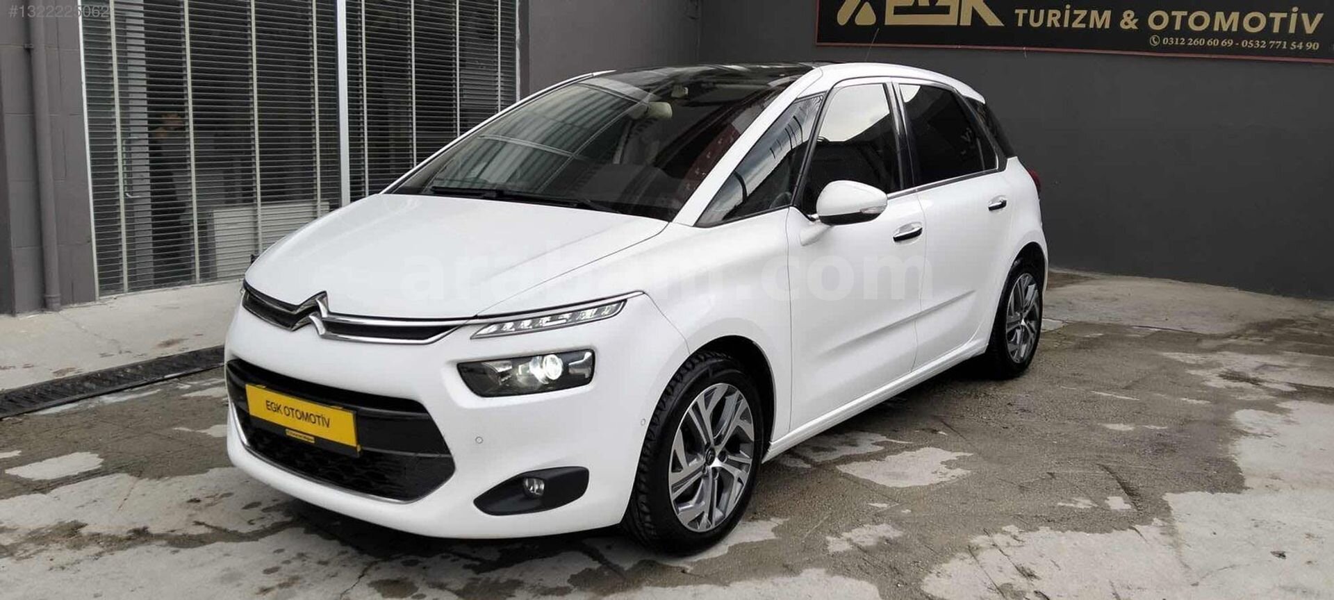 Galeriden Citroen C4 Picasso 1.6 e-HDi Intensive 2015 Model Ankara 76.000 km Beyaz 5