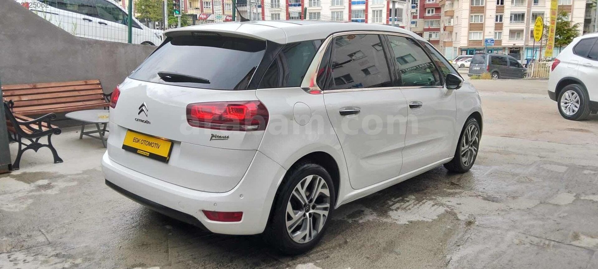 Galeriden Citroen C4 Picasso 1.6 e-HDi Intensive 2015 Model Ankara 76.000 km Beyaz 6