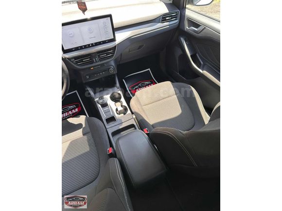 ARBAM`DAN*DÜŞÜK FAİZ*İLE*FORD*FOCUS*1,5ECOBLUE*TİTANİUM*71,456KM