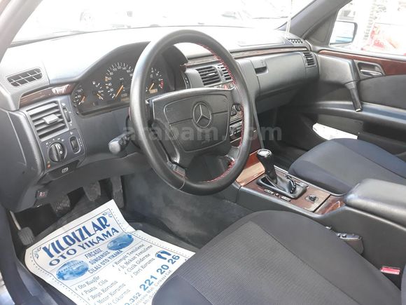 2. SAHİBİNDEN MERCEDES E 200 ELEGANCE