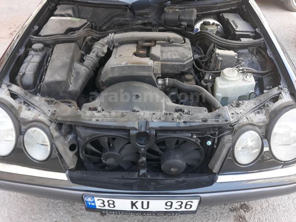 2. SAHİBİNDEN MERCEDES E 200 ELEGANCE