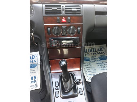 2. SAHİBİNDEN MERCEDES E 200 ELEGANCE