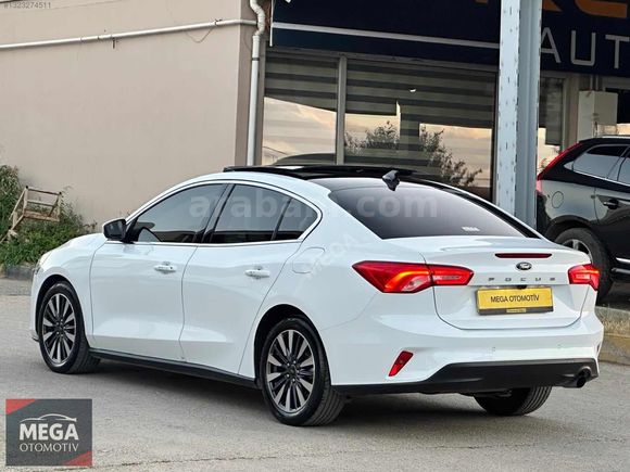 MEGA OTO'DAN 2024 FORD FOCUS 1.5ECOBLUE TİTANİUM STİL''HATASIZ''