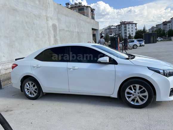 Sahibinden Toyota Corolla 1.6 Advance 2013 Model  178.000 km Beyaz