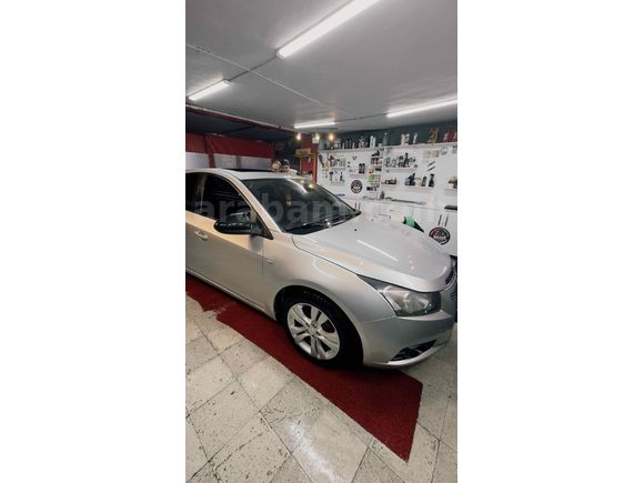 Sahibinden Chevrolet Cruze 1.6 LS 2010 Model  246.200 km Gri (Gümüş)