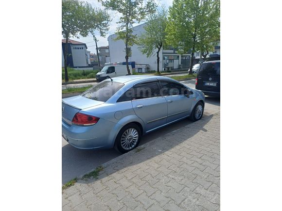 BAKIMLI AİLE ARACI ARAÇ SAKARYADA DIR